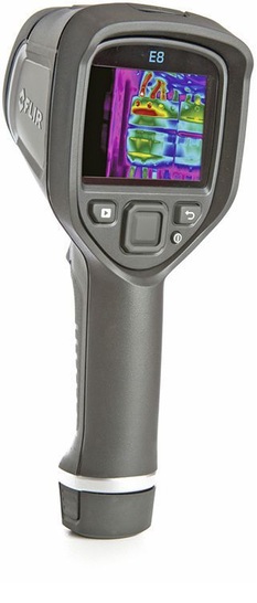 Flir Systems: E8 mit 320 × 240 Pixel Bildqualität.