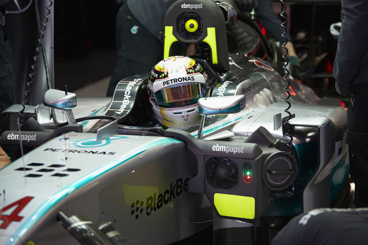 ebm-papst-Ventilatoren sorgen für energieeffiziente Kühlung bei Mercedes AMG Petronas, dem Formel 1-Team von Nico Rosberg und Lewis Hamilton.
