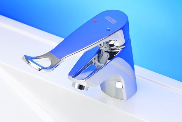 Aquafit-Einhebelmischer für barrierefreie Waschräume. Franke Aquarotter konzentriert sich künftig auf Armaturen und Wassermanagement-Systeme für den öffentlichen Sektor.