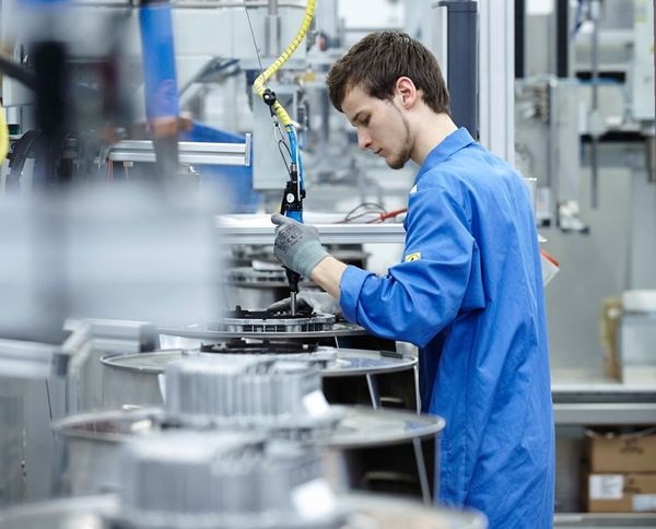 Ventilatorenfertigung bei ebm-papst. - © ebm-papst
 Ventilatorenfertigung bei ebm-papst.