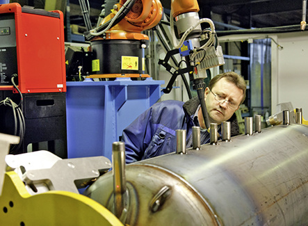 
Bosch Thermotechnik: Fertigung eines Solarspeichers im Werk Eibelshausen. 
