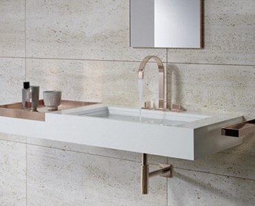 
Dornbracht bietet die Serie MEM mit der neuen Oberfläche „Cyprum“ aus Roségold und Kupfer an. 
