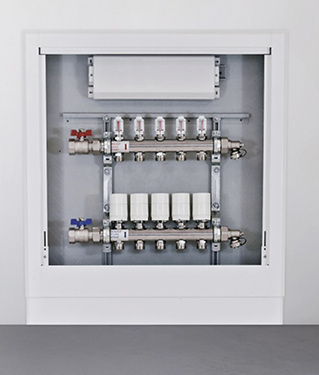 <p>
Zewotherm: Vormontierter Verteilerschrank. 
</p> - © Bild: Zewotherm
 
Zewotherm: Vormontierter Verteilerschrank.