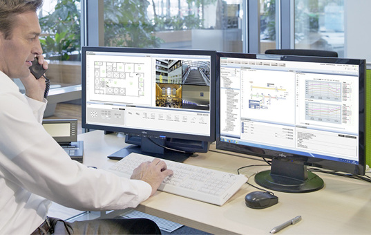 
Siemens: Gebäudemanagementstation Desigo CC. 
