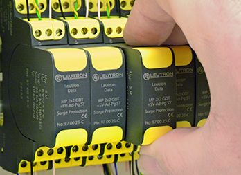 



1
 MSR-Überspannungsableiter Leutron Data in 1-TE-Ausführung.
