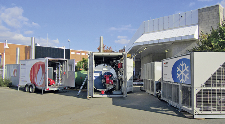 <p>
</p>

<p>
<span class="GVAbbildungszahl">1</span>
 Großauftrag für mobile Energieversorgung: Zwei Kaltwassersätze mit 1000 kW Kälteleistung, zwei Heizcontainer mit 2200 kW Wärmeleistung und ein Dampfcontainer mit 2,6 t/h Dampfleistung stellen einen Testlauf für ein Forschungsinstitut bei Frankfurt sicher. Die Anlage war inklusive allem Zubehör nach nur wenigen Tagen Planungs- und Vorbereitungszeit einsatzbereit. 
</p> - © Bild: Hotmobil

