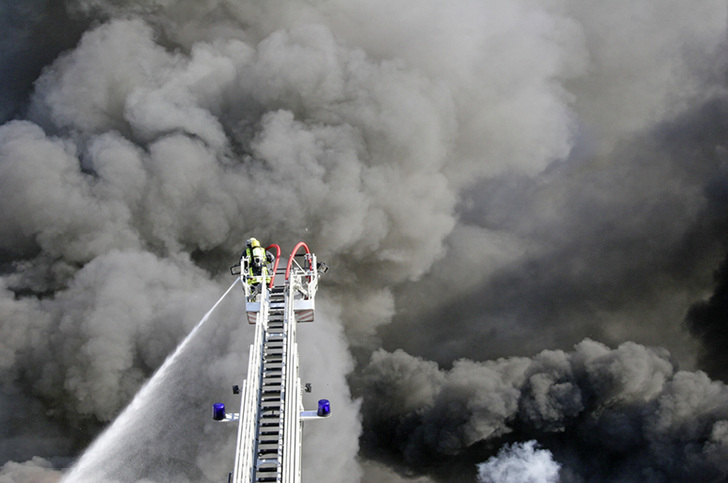 
1
 Im Ernstfall verhindern Feuerwehr-, Flucht- und Rettungspläne sowie ausgeklügelte Brandschutzkonzepte Schlimmeres. 



