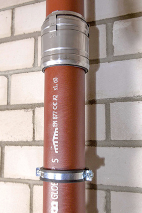 



Saint-Gobain HES: SVB-Steckverbinder in einer Fallleitung. 
