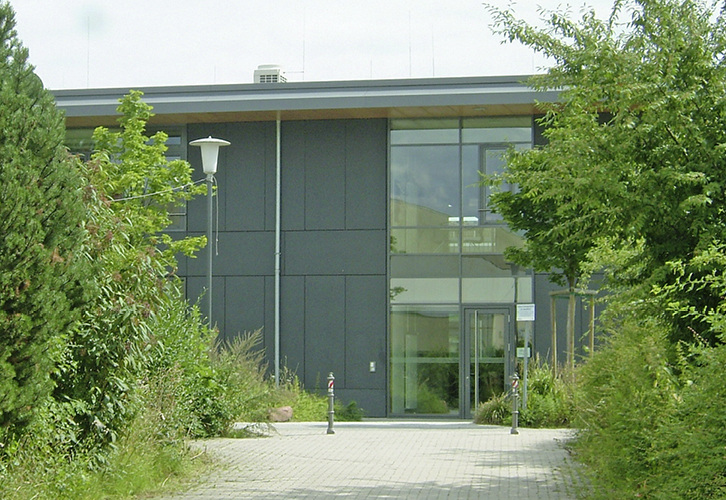 <p>
</p>

<p>
<span class="GVAbbildungszahl">1</span>
 Das Sportzentrum Süd in Kirchheim bei Heidelberg. Die Stadtwerke liefern hier als Contractor der Stadt Wärme aus Holzpellets. 
</p> - © Bild: König

