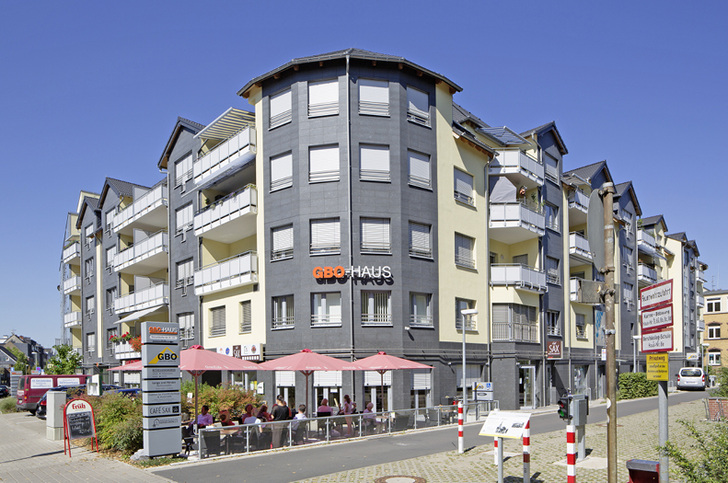 



1
 Das GBO-Haus mit 66 Wohn- und 16 Gewerbeeinheiten wird über vier Sole/Wasser-Wärmepumpen geheizt und gekühlt. 
