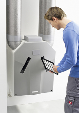 
Filterwechsel an einer KWL-Anlage. 



