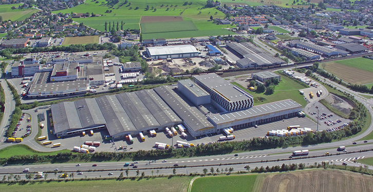 



1
 Die Lagerhäuser Aarau im schweizerischen Kanton Aargau – eines der größten Logistikzentren in der Zentralschweiz. 
