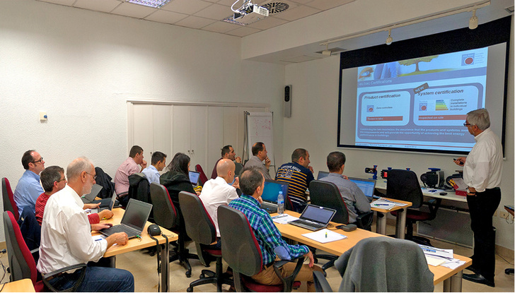 



1
 Mitarbeiter von Sedical werden zu eu.bac-Junior-Auditoren ausgebildet. Es war das erste Training für eu.bac-Auditoren in der Gebäudeautomation in Spanien. Für Deutschland sind zurzeit rund 40 eu.bac-Auditoren und eine Vielzahl von eu.bac-Junior-Auditoren gelistet. 
