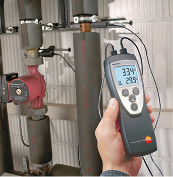 



testo 922 mit zwei Rohranlegefühlern. 
