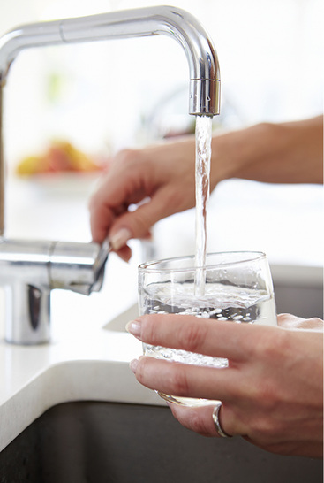 



1
 Maßstab der Trinkwasserverordnung ist, dass Trinkwasser unter allen Bedingungen und von allen Personen lebenslang für die unterschiedlichen Zwecke des menschlichen Gebrauchs verwendet werden kann, ohne dass gesundheitliche Beeinträchtigungen zu erwarten sind. 

