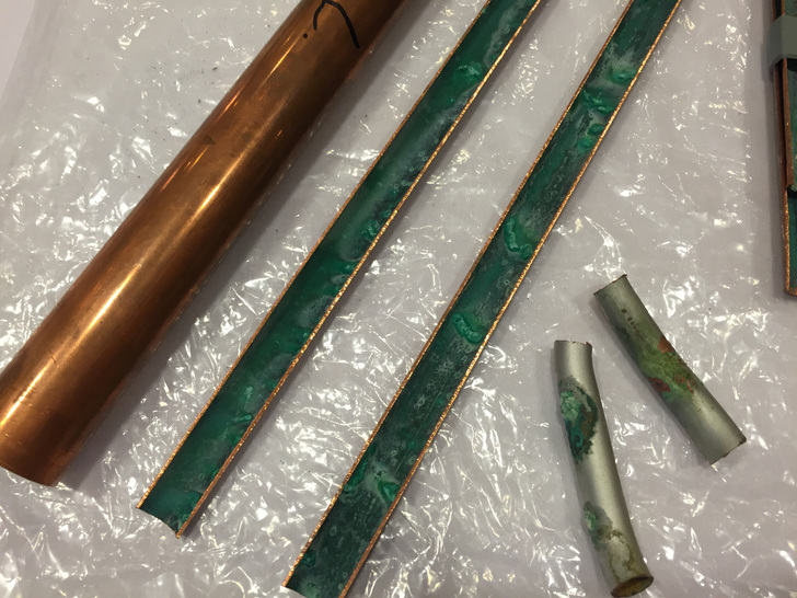 Kupferkorrosion in Trinkwasser-Installationen. - © VDI
 Kupferkorrosion in Trinkwasser-Installationen.