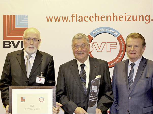 <p>
</p>

<p>
Manfred Roth (Mitte) wird vom BVF-Geschäftsführer Joachim Plate (links) und BVF-Vorstandsvorsitzenden Ulrich Stahl mit dem BVF-Award für sein Lebenswerk geehrt.
</p> - © Roth Werke


