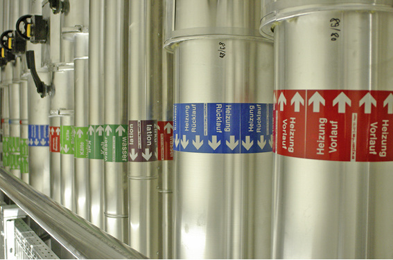 



1
 Gewerbliche Wärmelieferung kann dazu beitragen, dass ineffiziente Wärmeerzeuger schneller modernisiert werden. Knackpunkt dabei ist, welchen Jahresnutzungsgrad der alte Heizkessel hatte und wie viel Nutzwärme erzeugt wurde. 
