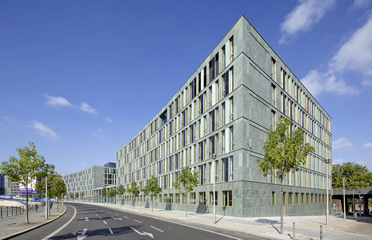 



1
 Der neue und zugleich zweite Dienstsitz des Bundesministeriums für Bildung und Forschung in Berlin. 
