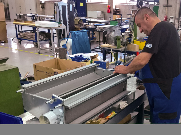 Im LTG-Werk in Weil der Stadt wurden durch eine neue Anordnung der Arbeitsplätze die Wege verkürzt und der Materialfluss optimiert.