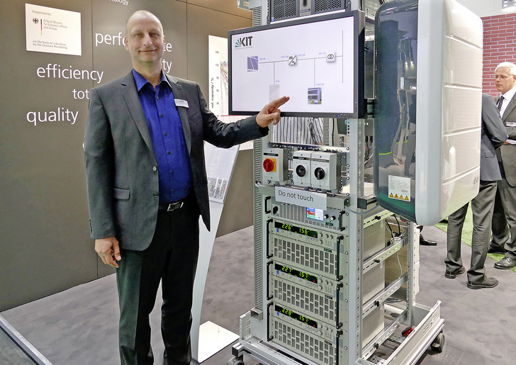 



1
 Thomas Timke vor einem Heimspeicher-Prüfstand vom KIT: „Mit der Einigung auf den Sicherheitsleitfaden kann keiner mehr sagen, er hätte von den Eigenarten von Lithium-Ionen-Zellen nichts gewusst.“ 
