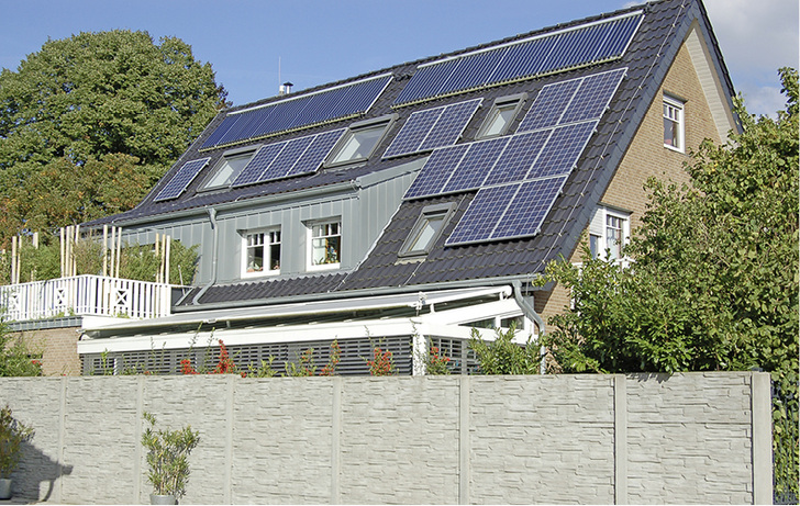 



1
 Rentabel sind heute installierte PV-Anlagen nur, wenn ein großer Anteil des selbst erzeugten Stroms auch selber verwendet wird. 
