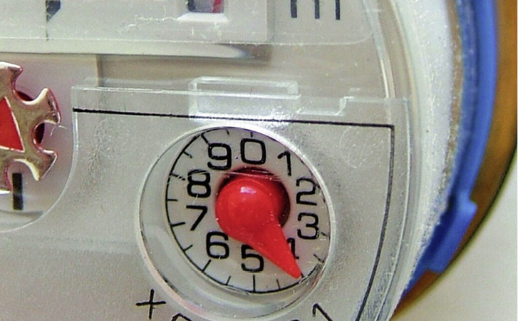 



1
 Bei Nutzung von Betriebswasser (Regen- oder Grauwasser) steht der Trinkwasserzähler still. Je höher die örtliche Trinkwassergebühr und die umgesetzte Wassermenge, desto höher die Einsparung. 
