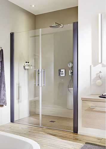 



Kermi: Duschkabine mit farbiger Lackierung. 
