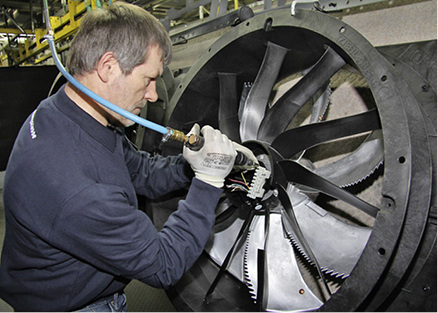 



Ziehl-Abegg: Montage eines Ventilators für ein ZAplus-System bei Ziehl-Abegg in Bieringen.
