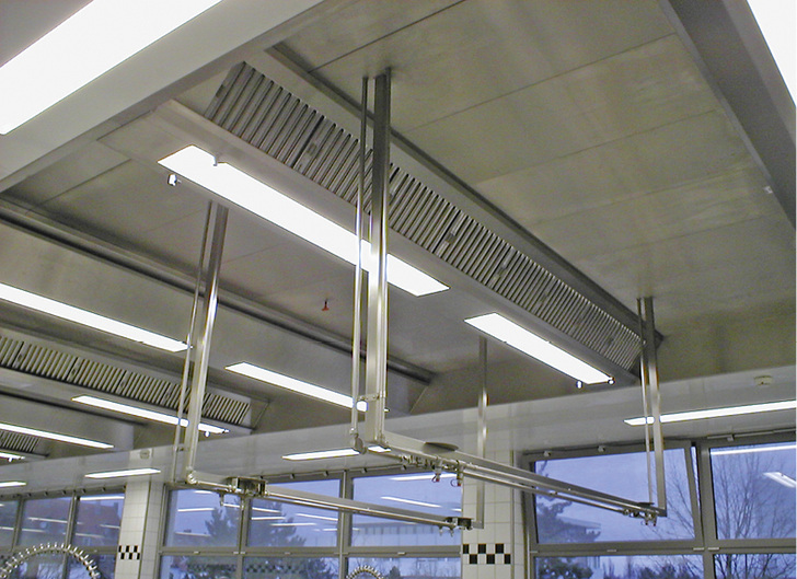 



1
 Siemens-Werksküche mit Löschbrücken über dem Herdblock, … 
