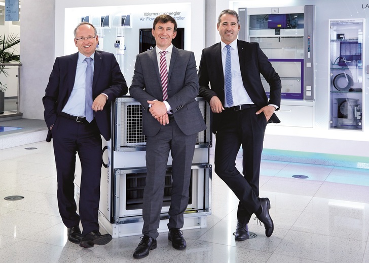 Freuen sich auf die Zusammenarbeit (v.l.): Thomas Mosbacher (Geschäftsführer Trox GmbH), Norbert Heger (Geschäftsführer HGI mbH) und Udo Jung (Geschäftsführer Trox GmbH).