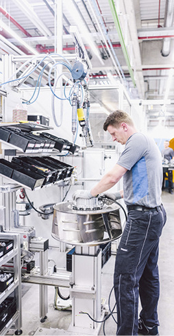 



ebm-papst: 2016/17 Wuchs insbesondere der größte Geschäftsbereich industrielle Lufttechnik. 
