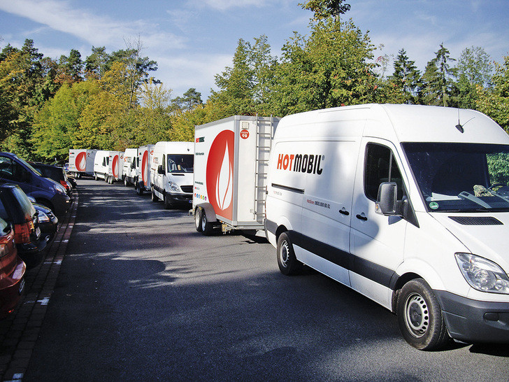 Hotmobil hat seine Mietparkflotte für die Heizsaison 2017/18 um 35 mobile Energiezentralen aufgestockt. - © Hotmobil
 Hotmobil hat seine Mietparkflotte für die Heizsaison 2017/18 um 35 mobile Energiezentralen aufgestockt.