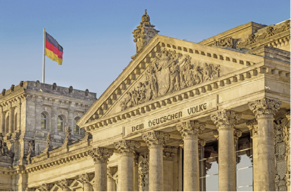 



1
 31,7 Mio. Frauen und 29,8 Mio. Männer sind für die Bundestagswahl 2017 wahlberechtigt. Zu den Wahlberechtigten gehören etwa 3 Mio. Erstwähler. 
