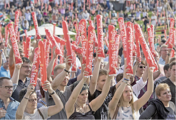 



Viessmann: Rund 11 000 Mitarbeiter und ihre Angehörigen besuchten das Jahrhundertfestival in Allendorf (Eder). 

