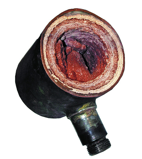 



1
 Teilweise extreme Inkrustationen innerhalb von Rohrleitungen wirken für vorhandene Keime wie ein Schutzmantel. Maßstab der Temperaturmessung für eine Thermische Desinfektion müsste deshalb die Materialtemperatur an der Rohr-Außenwand sein. 
