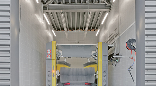 



Arbonia: DESB-Deckenstrahlprofile in einer Waschstraße. 
