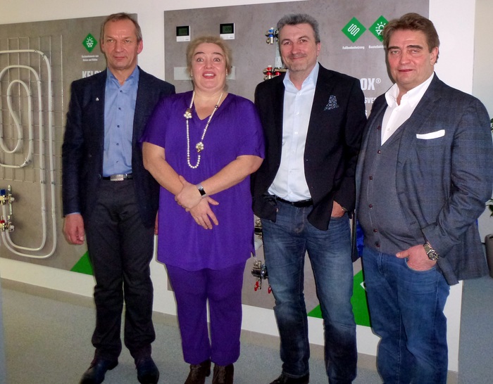 KE KELIT hat sein Vertriebsbüro für den deutschen Markt offiziell eingeweiht (v.l.): Georg Goldbach (Geschäftsführer Klimasysteme Deutschland), Kristine Egger (Inhaberfamilie), Heiko Folgmann (Mitglied der Geschäftsführung) und Karl Egger (Inhaberfamilie).