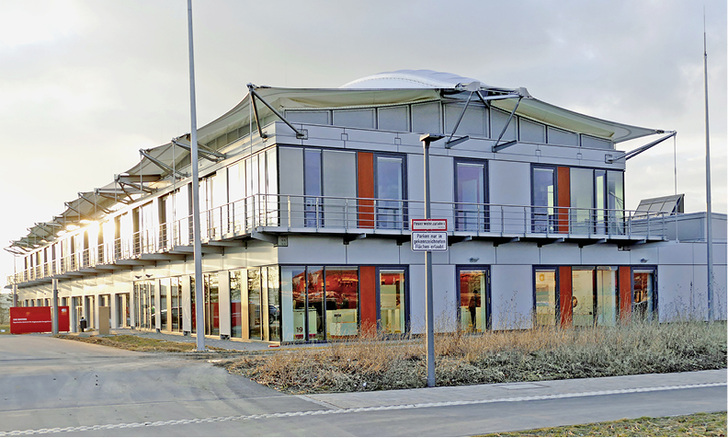 



1
 Vergleichsweise wenig Zuspruch fand das vom Bayerischen Zentrum für Angewandte Energieforschung (ZAE Bayern) in Würzburg veranstaltete PCM-Symposium. 
