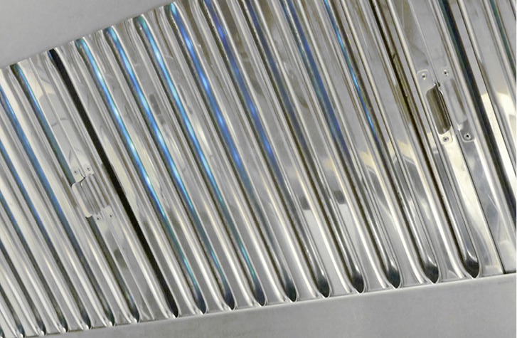 



1
  UV-Strahler in Abluftanlage. Blaues Licht darf keinesfalls im Arbeitsbereich erkennbar sein. 
