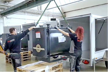 <p>
</p>
<p>
Hotmobil: Die mobilen Heizanlagen werden in der Firmenzentrale in Gottmadingen geplant und gebaut. 
</p> - © Hotmobil Deutschland GmbH
 
Hotmobil: Die mobilen Heizanlagen werden in der Firmenzentrale in Gottmadingen geplant und gebaut.