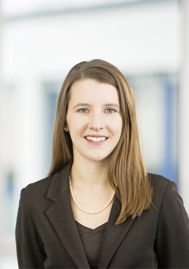 



1
 Eva-Maria Metz: „In Nichtwohngebäuden wird die Ausrüstung mit ‚Systemen für die Gebäudeautomatisierung und -steuerung‘ inklusive weit reichender Energie-management-Funktionen bis 2025 zur Pflicht, wenn die Nennleistung der Heizungs- bzw. Klimaanlage oder einer kombinierten Anlage größer als 290 kW ist. “ 
