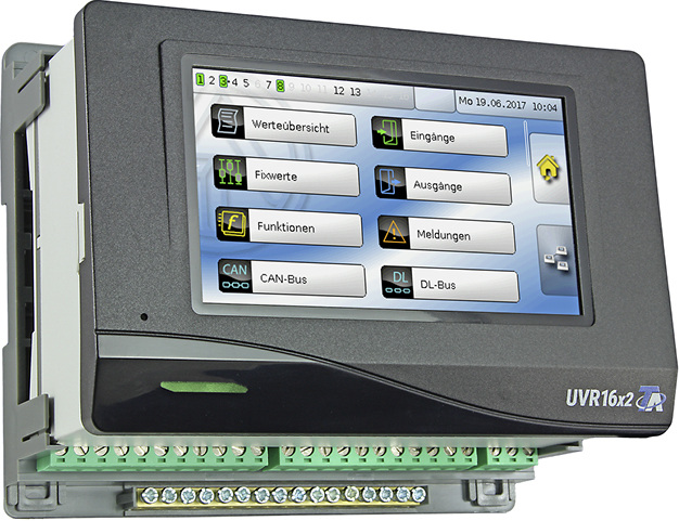 <p>
</p>

<p>
<span class="GVAbbildungszahl">1</span>
 Universalregler UVR16x2. Er bietet durch über 40 verschiedene, beliebig kombinierbare Funktionsmodule unzählige Regelungsmöglichkeiten für das Heizungs- und Gebäudemanage-ment. Mit Zusatzgeräten können die Ein- und Ausgänge des Universalreglers erweitert, Energie gezählt und Daten mit Bussystemen (KNX, Modbus oder M-Bus) ausgetauscht werden. Die Programmierung erfolgt direkt an der Regelung oder mit einer speziellen Software (TAPPS2). 
</p> - © Technische Alternative RT

