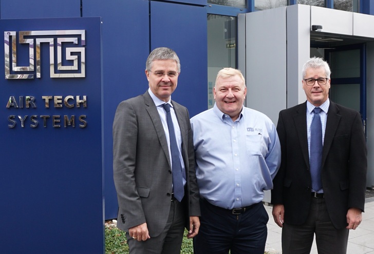 Wolf Hartmann, Vorstandsvorsitzender LTG Aktiengesellschaft; Chris Lawrence, Vice President HVAC Sales, und Gerhard Seyffer, President LTG Inc. (v.l.). - © LTG
