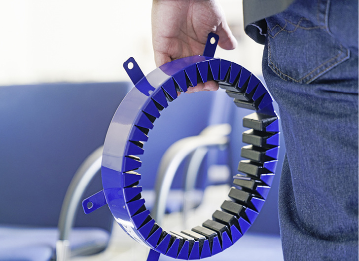 



1
  Brandschutzmanschette Curaflam XS Pro. Brandschutztechnische Rohr- und Kabelabschottungen benötigen einen bauaufsichtlichen Verwendbarkeitsnachweis, wenn sie in raumabschließende Bauteile, für die eine Feuerwiderstandsfähigkeit vorgeschrieben ist, eingebaut werden. 
