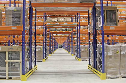 



Rund 12 000 Artikel sind bei Buderus in Butzbach ständig auf Lager und innerhalb von 24 h lieferbar. 
