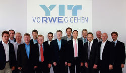 Eine Auftaktveranstaltung mit Vertretern von der RWE ED und YIT markierte den Beginn der strategischen Kooperation im Bereich Energie-Contracting. (Quelle: RWE ED) - © RWE ED
