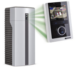 Remko-Wärmepumpe Smart-WP mit Schüco-Regelungstechnik. (Quelle: Remko) - © Remko
 Remko-Wärmepumpe Smart-WP mit Schüco-Regelungstechnik. (Quelle: Remko)