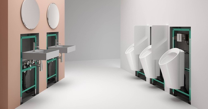 „Modern ausgestattetes Badezimmer mit zwei umweltfreundlichen Waschbecken und intelligenten Spiegeln links, sowie drei energieeffizienten, wandmontierten Urinalen rechts; Beispiel für nachhaltige Sanitärlösungen in smarten Gebäuden. - © LAUFEN