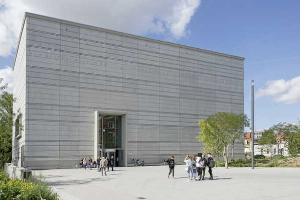 Bild 1 Ein neuer Auftritt für die Moderne in Weimar: Das neue Bauhaus-Museum in Weimar.